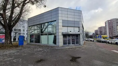  Nielegalny pawilon przy placu Grunwaldzkim