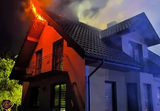 Pożar domu w Młodzieszynie 