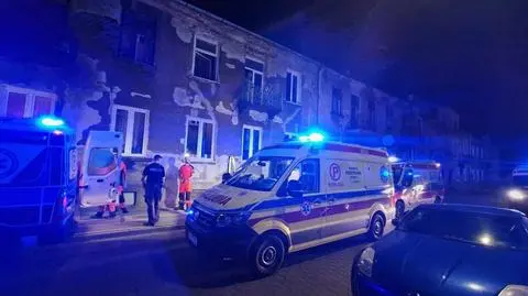 Ogień na parterze w kamienicy, trzy osoby w szpitalu