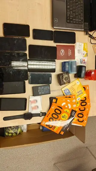 Przedmioty i samochody zabezpieczone przez policjantów