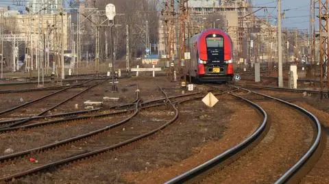 Potrącenie na torach, pociągi opóźnione nawet o godzinę