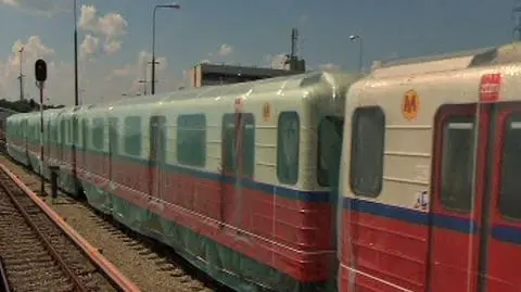 12 pociągów metra w folii. "Na I linię wrócą jesienią"
