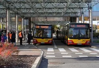 W najbliższy weekend ruszą pierwsze linie cmentarne 