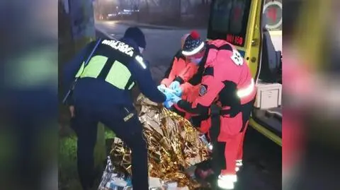 "Zdążył odpowiedzieć, jak ma na imię i osunął się na ziemię". Kilkadziesiąt metrów dalej auto rozbite na słupie