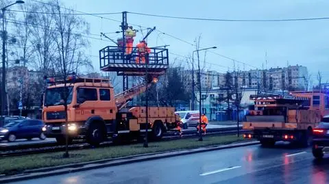 Awaria sieci trakcyjnej na Bemowie. Cztery linie na objazdach