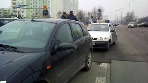 Radiowóz straży miejskiej  stuknął w forda