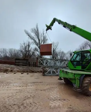 Trwają przygotowania do montażu konstrukcji stalowej