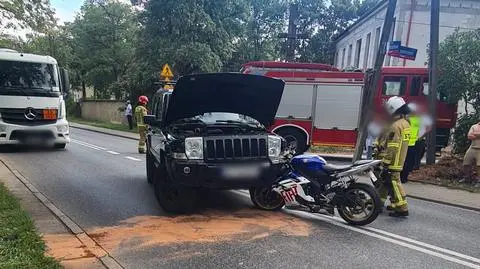 Motocyklista ranny po zderzeniu z autem osobowym