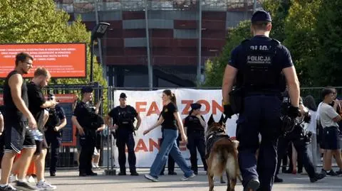 Policyjne zabezpieczenie na stadionie Narodowym 