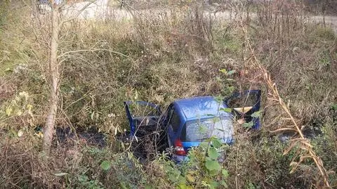 Uciekał przed policją, wjechał autem do rzeki