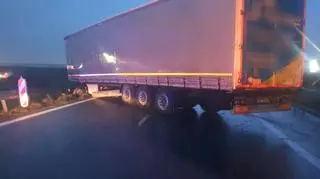 Tir stanął w poprzek