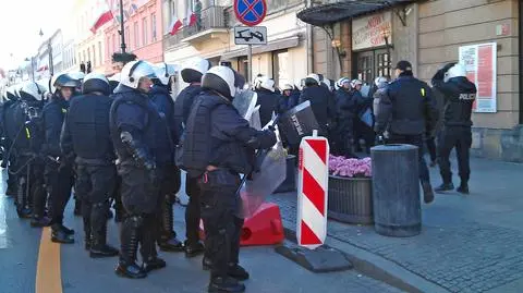 Stołeczne PiS i Krytyka Polityczna  na wojennej ścieżce