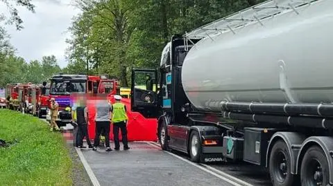 Zderzenie auta i cysterny na DK57