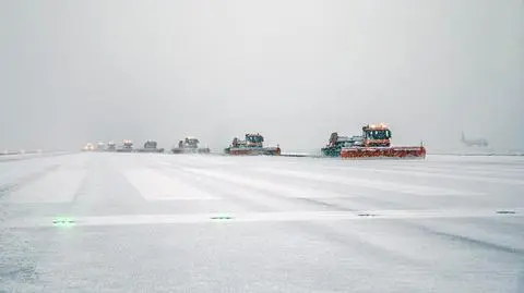 Odśnieżanie na Lotnisku Chopina