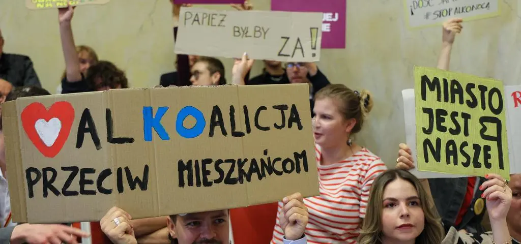 Pilotaż zamiast zakazu sprzedaży alkoholu, awantura i rezygnacja wiceprezydenta 