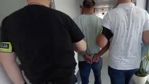 Policjanci zatrzymali 39-latka, który posiadał i sprzedawał nielegalnie papierosy