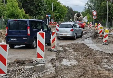 Z Konstancina do Piaseczna tylko objazdem. A tam ruch wahadłowy