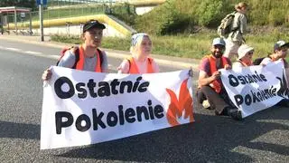 Ostatnie Pokolenie znów zablokowało jezdnię 