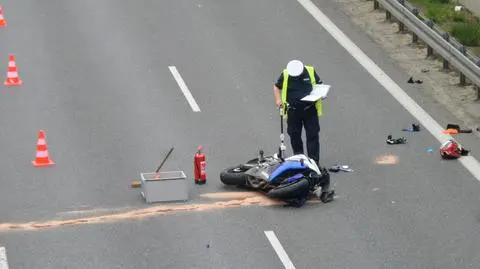 Wypadek na S8. Motocyklista zderzył się z autem