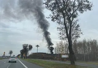 Słup dymu nad krajową "siódemką"