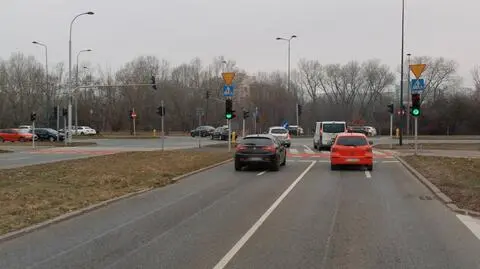 Skrzyżowanie Doliny Służewieckiej z al. Rodowicza "Anody"