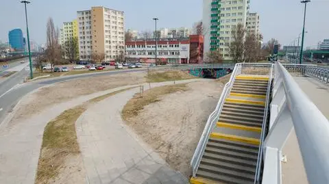 Schody do wiaduktu na Przyczółku Grochowskim