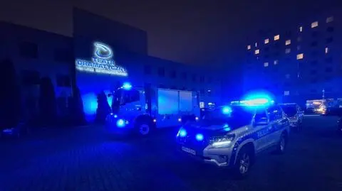 Ładunek wybuchowy w teatrze. Służby prowadziły działania