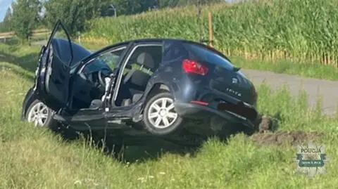 Wraki aut dymiły. "W jednym, w foteliku siedziała ranna, płacząca kilkuletnia dziewczynka"