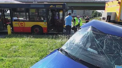 Kolejne zderzenie autobusu i samochodu. Jedna osoba ranna