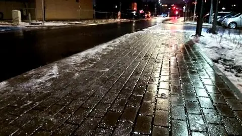 Uwaga! Ślisko na drogach i chodnikach