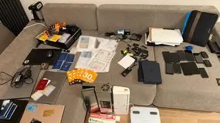 Przedmioty i samochody zabezpieczone przez policjantów