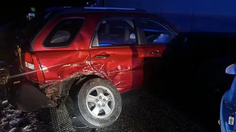 Siedem aut rozbitych pod Wyszkowem, sześć w Warszawie. Ranni 