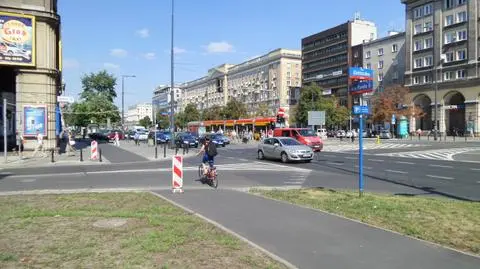 Przekładają remont torowiska. Za jazdę ścieżką grozi mandat