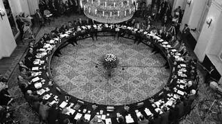 Okrągły Stół, zdjęcie z 6 lutego 1989 r.