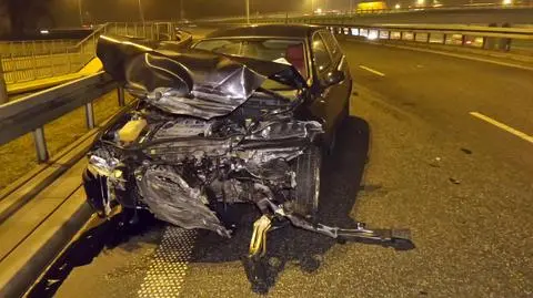 Alfa romeo na barierach estakady