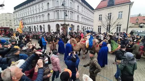 Ulicami Warszawy przejdzie w piątek Orszak Trzech Króli, zmiany w ruchu