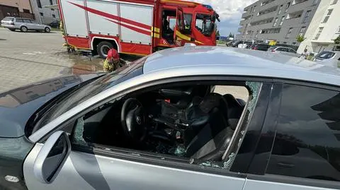 Całe auto wypełnione było dymem. Strażacy: było nieco ciekawiej niż zwykle