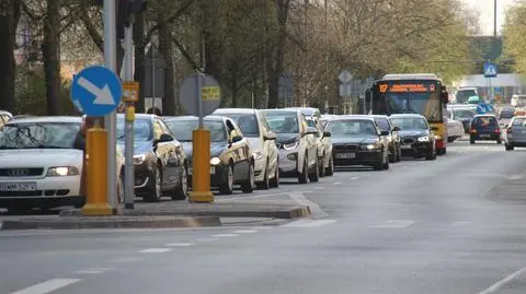 Gocław skazany na metrobus. W PO mówią: to przez męża prezydent