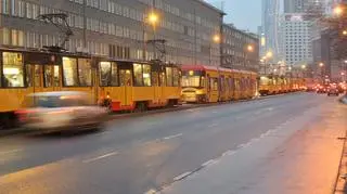 Awaria sieci tramwajowej w Śródmieściu i na Woli