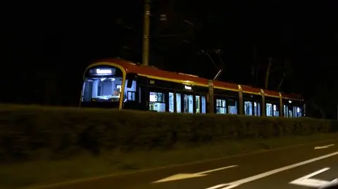 Tramwaj Hyundaia wyjechał na tory. Na razie tylko nocne testy