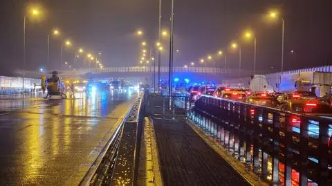 Zderzenie kilku aut na S2, lądował śmigłowiec LPR 
