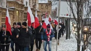 Uczestnicy protestu, którzy przyjechali autokarami 