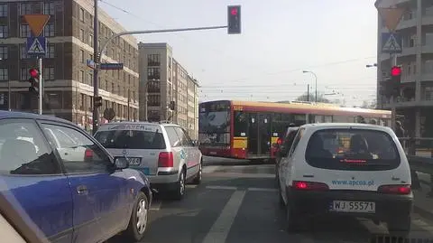Na czerwonym świetle...