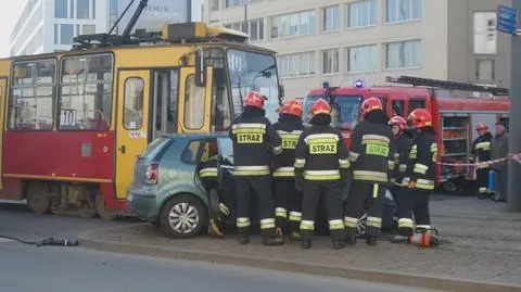 Zderzenie "10" z volkswagenem na placu Unii Lubleskiej