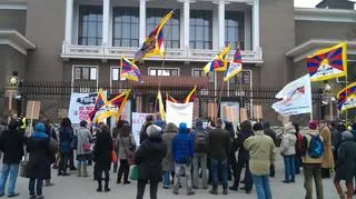 Protest przed ambasadą