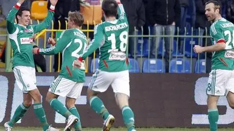 Legia obroniła pozycję lidera