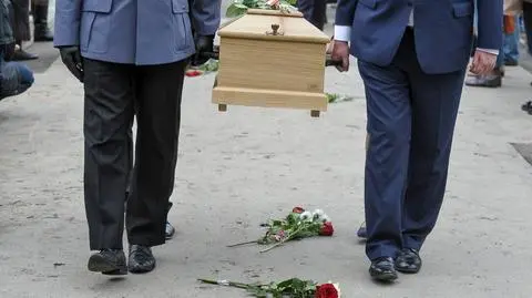 "Dzisiaj kończą się tragiczne dzieje powązkowskiej Łączki"