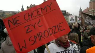 Protestujący na placu Zamkowym