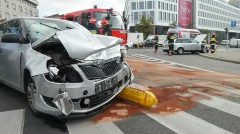 Zderzenie trzech aut. Jedna osoba w szpitalu