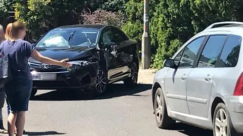 Najpierw w inne auto, potem w słup. "Miał dwa promile"